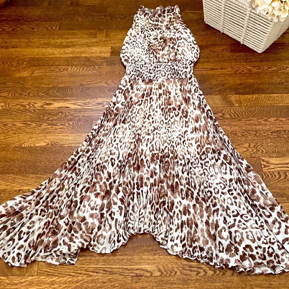 Beautiful / feminine Olivia dress